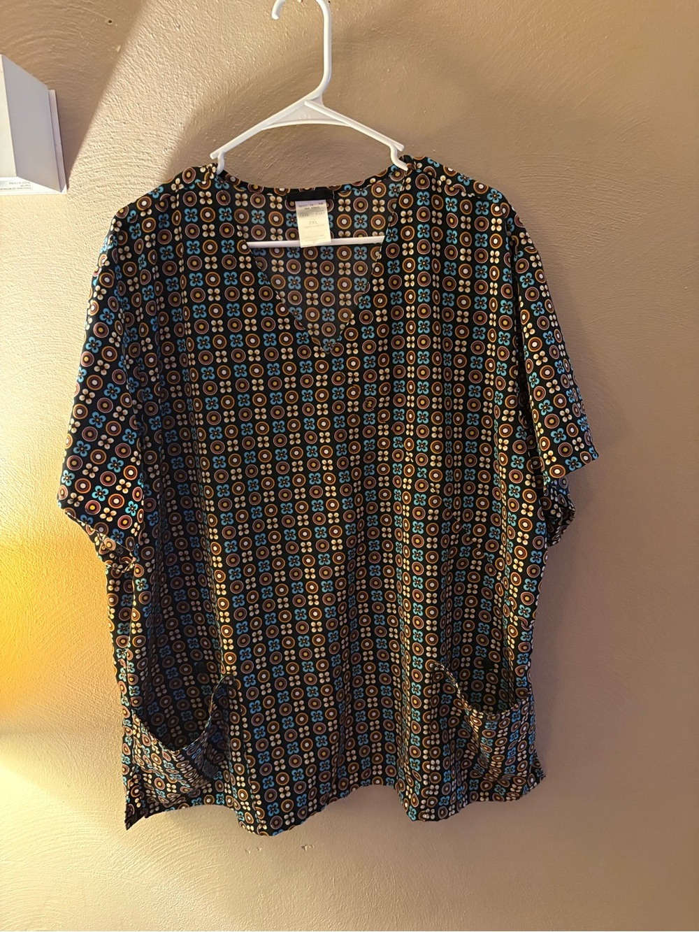 Geometric Print Short-Sleeve Tunic in Black and Teal
